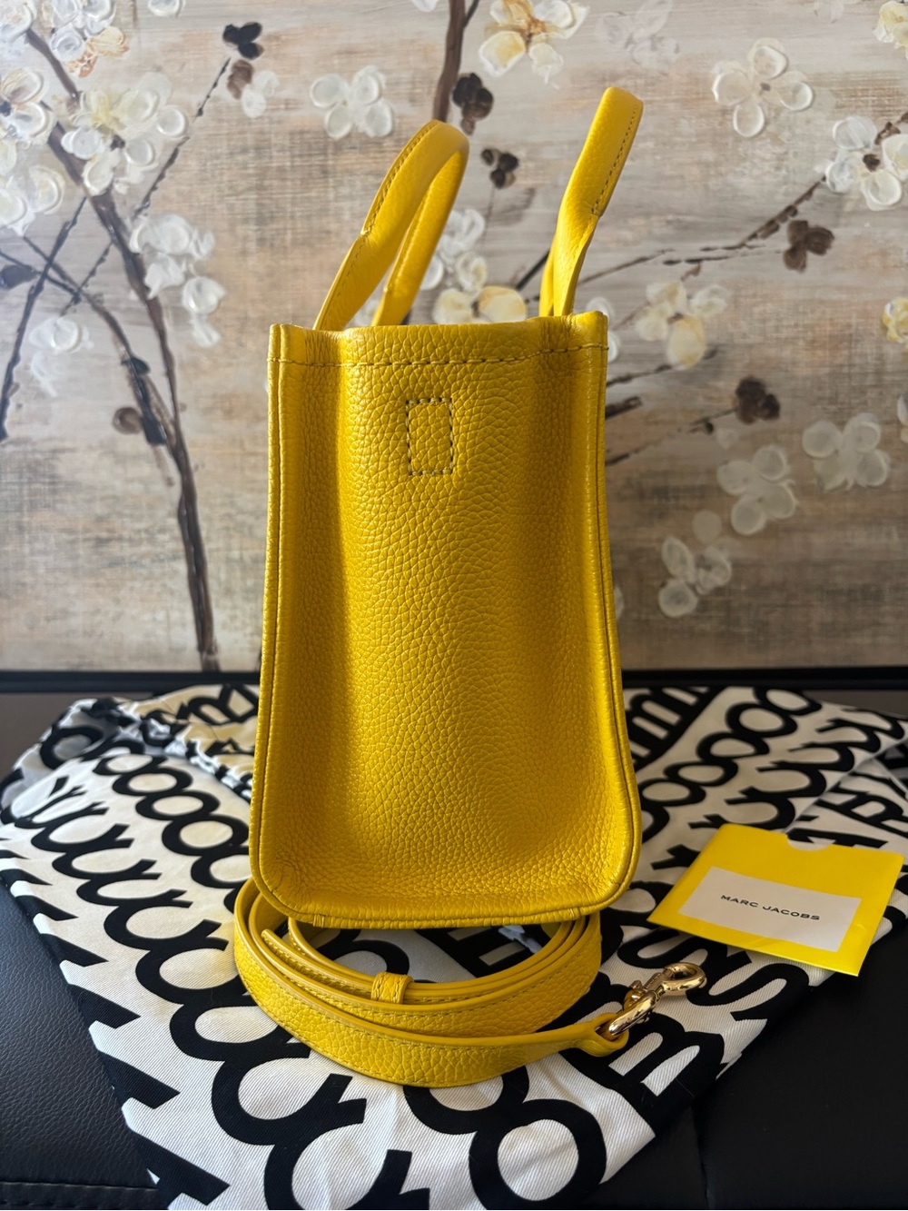 Marc Jacobs SMALL The Tote Bag - Yellow Pebbled Leather - Picture 5 of 15